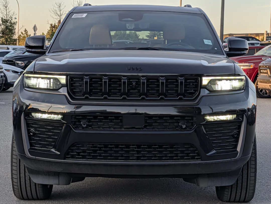 New 2026 Black Jeep Summit - - 4x4 - 324HP Turbo I4 - Adaptive Cruise Control - Blind Spot Monitor & More! image 3
