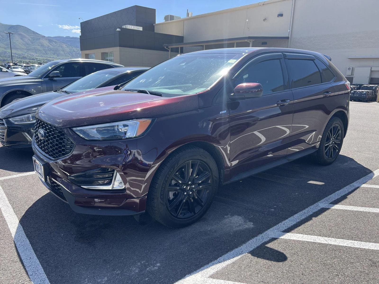 2021 Ford Edge ST-Line AWD's photo