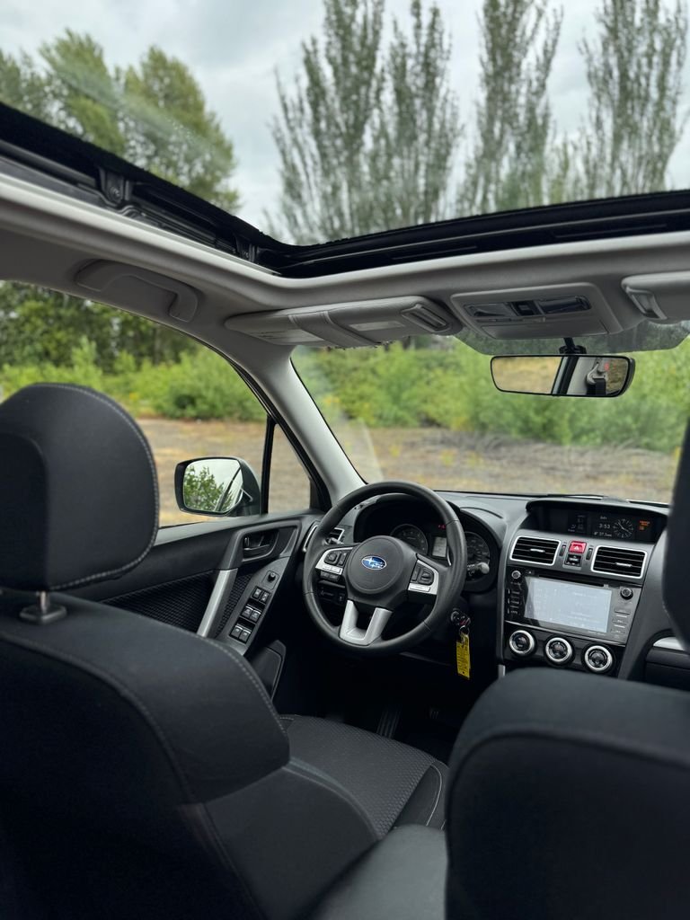 Used 2018 Ice Silver Metallic Subaru 2.5i Premium image 27