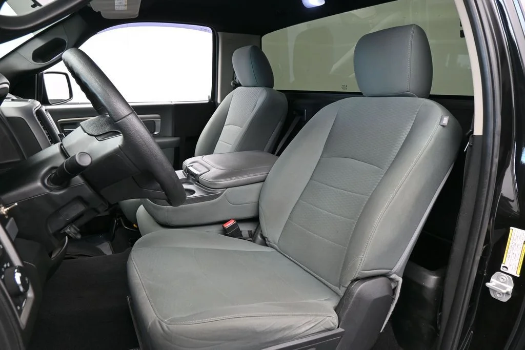 Used 2018 Brilliant Black Crystal Pearlcoat Ram Express image 9