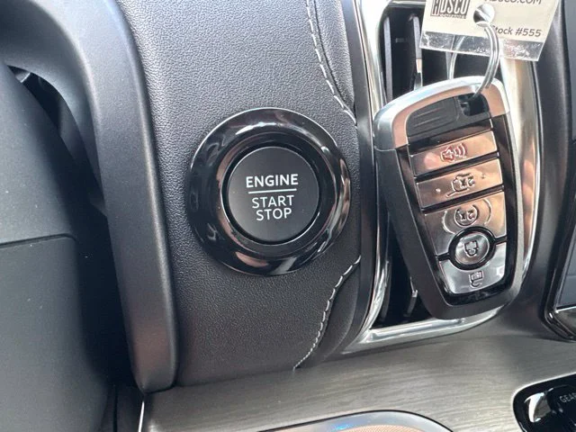 New 2027 Star White Metallic Tri-Coat Ford Platinum image 23