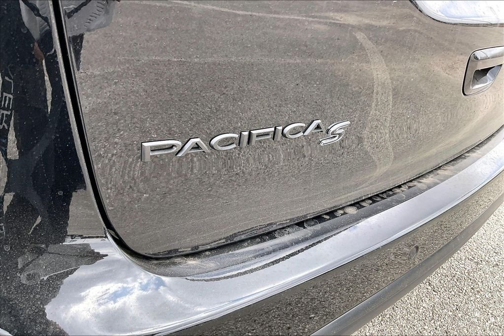 New 2026 Chrysler Pacifica Select 4D Passenger Van