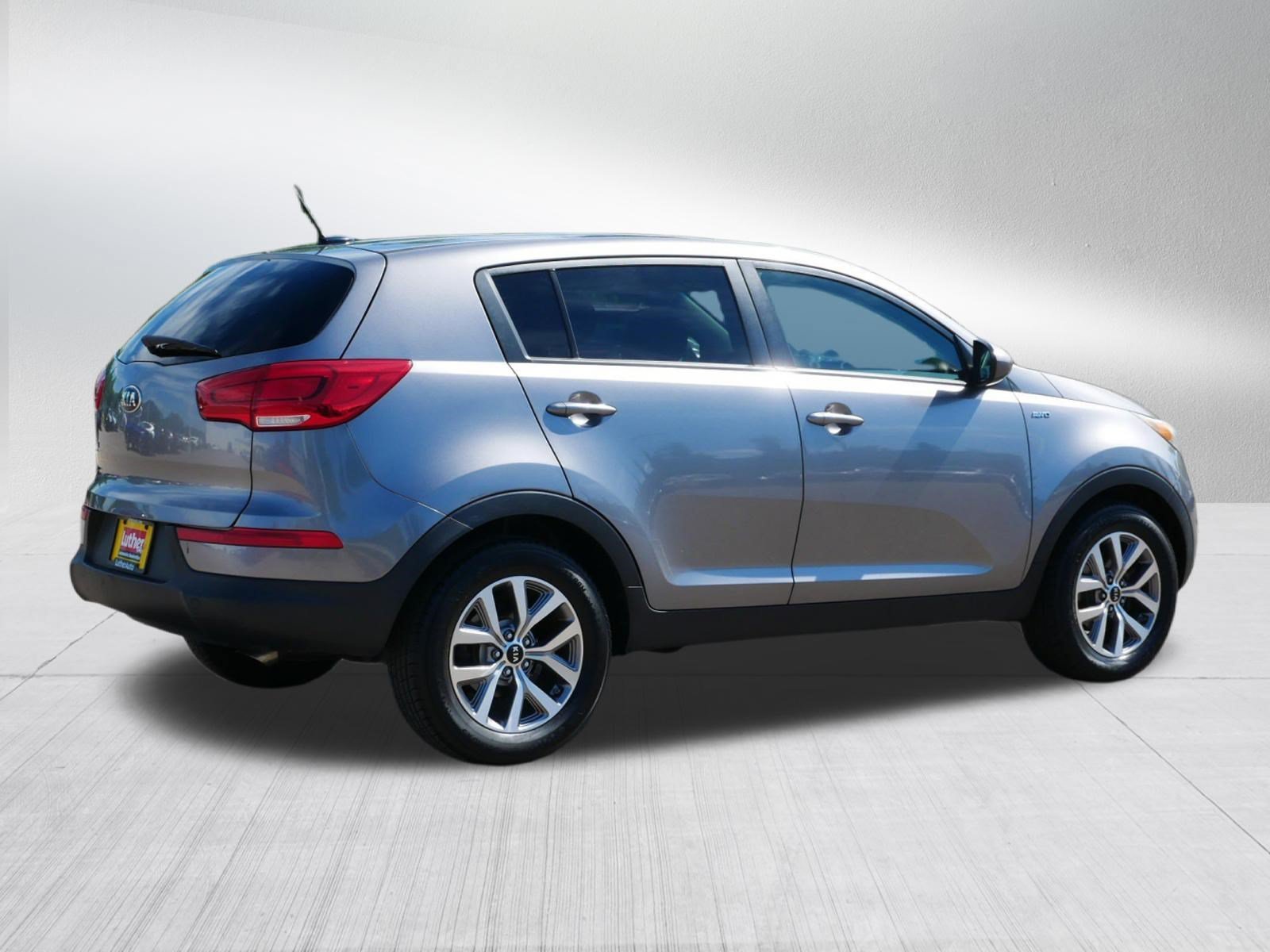Used 2015 Mineral Silver Kia LX image 7