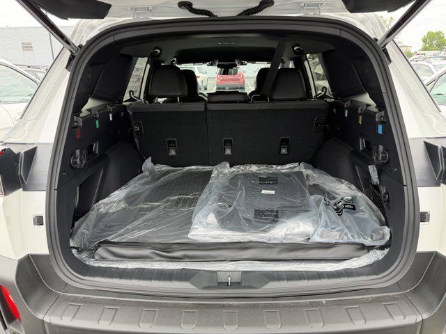 New 2026 CRYSTAL WHITE PEARL Subaru Premium image 27