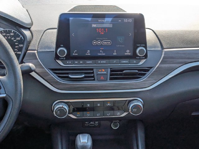 Used 2025 White Nissan 2.5 SV image 23