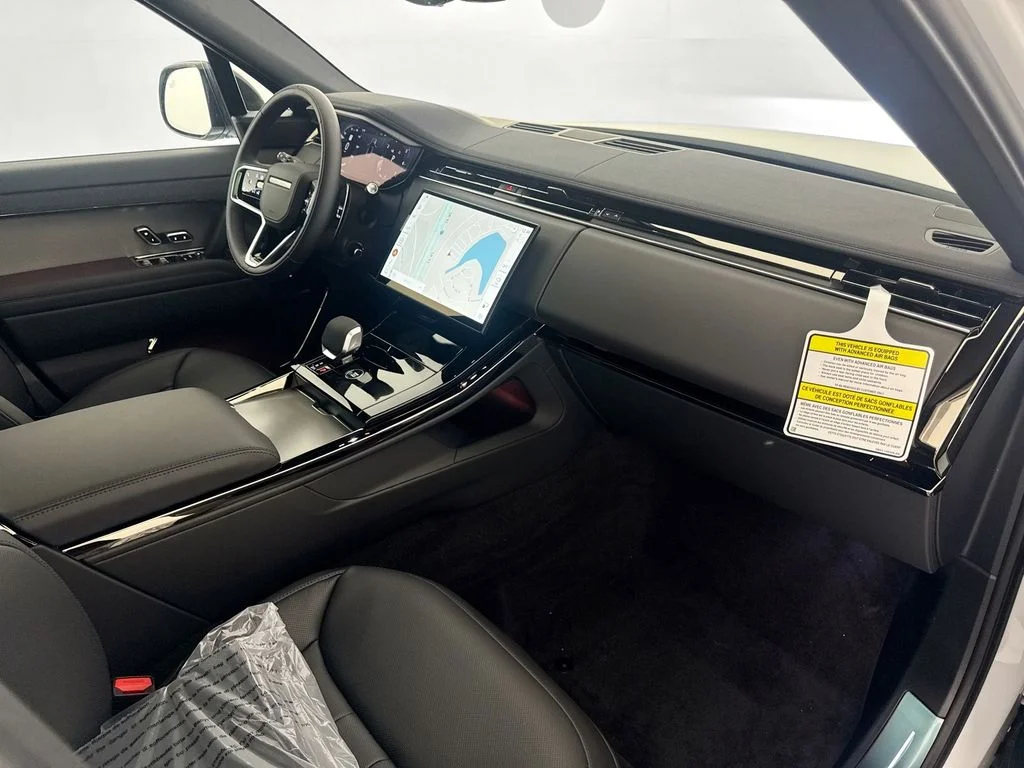 New 2026 Fuji White Land Rover SE image 29