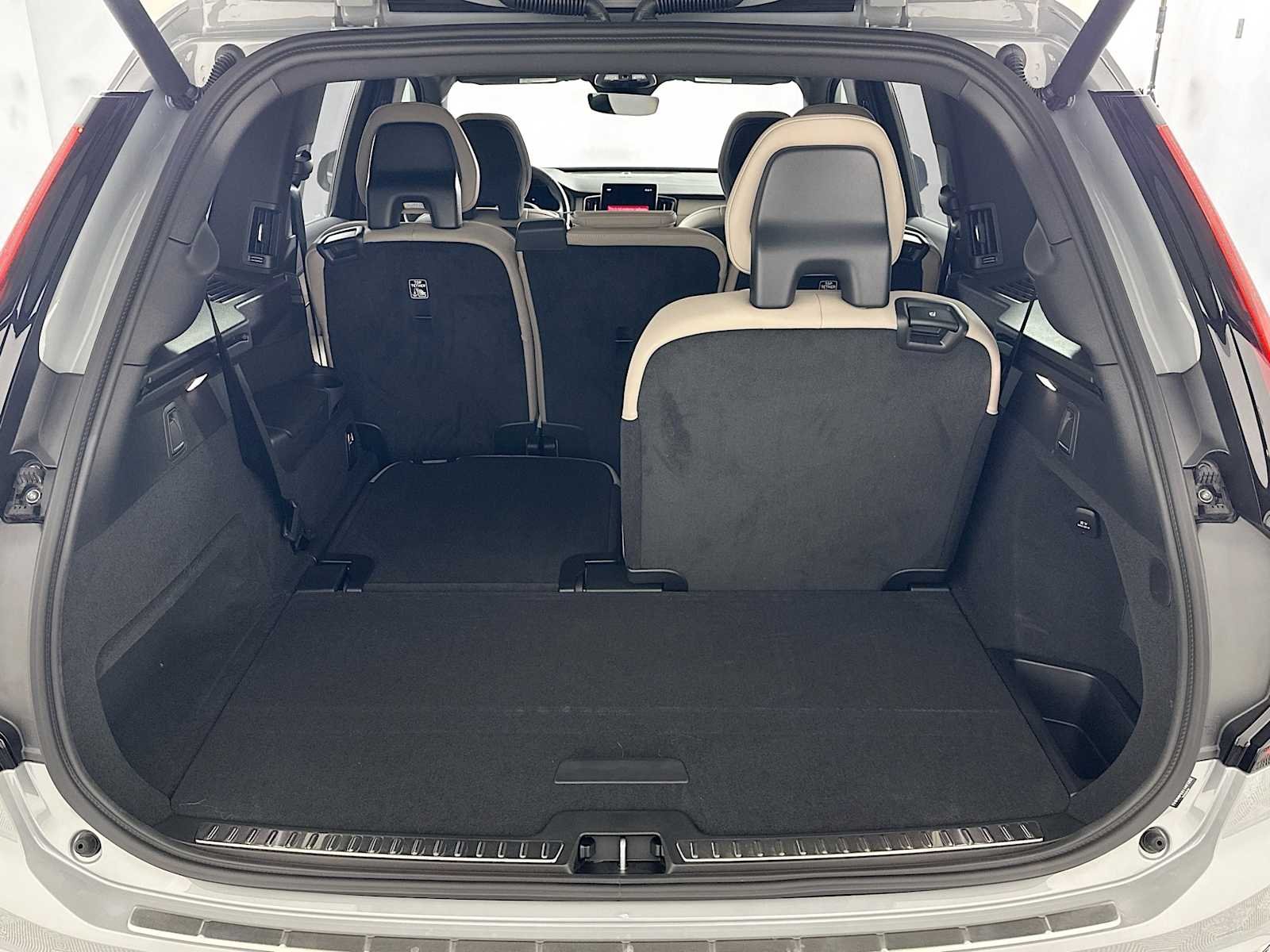 New 2026 Vapour Grey Volvo Plus image 24