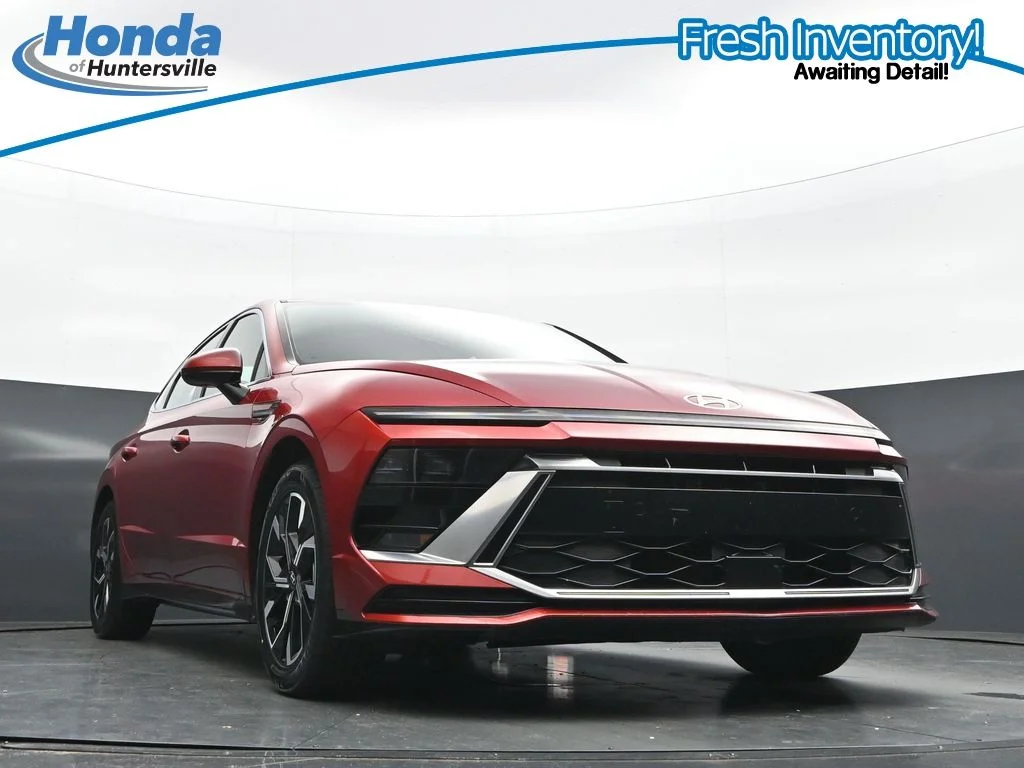 Used 2025 Red Hyundai SEL image 27