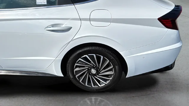 Used 2023 White Hyundai Limited image 38