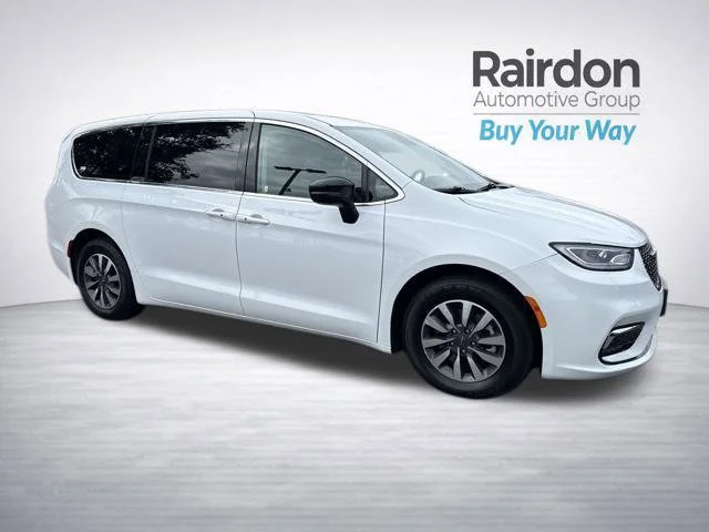 2024 Chrysler Pacifica PHEV