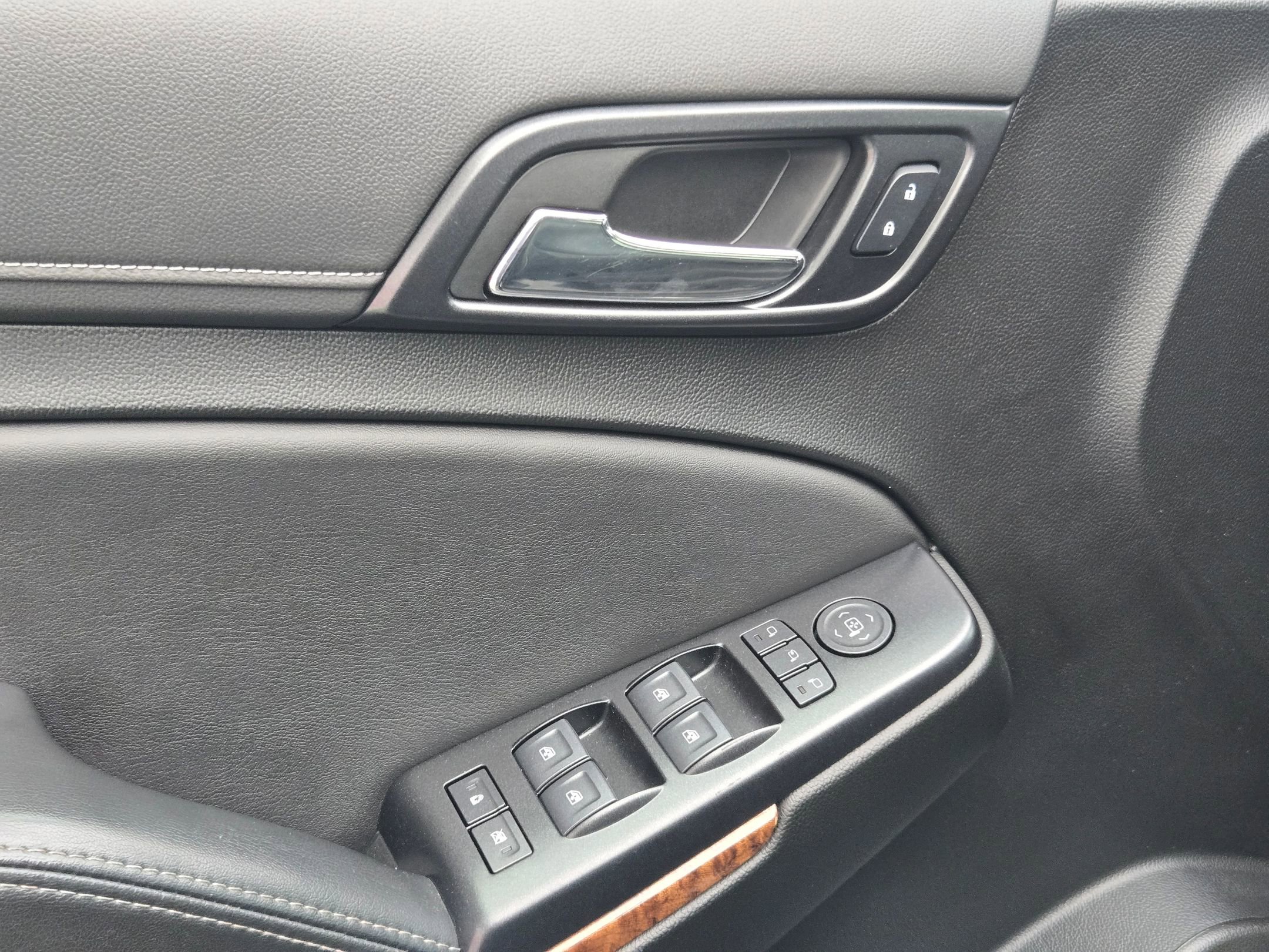 Used 2019 Black Chevrolet Premier image 21