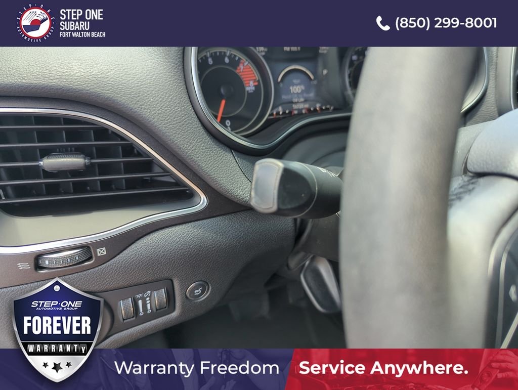 Used 2022 White Jeep Trailhawk image 21