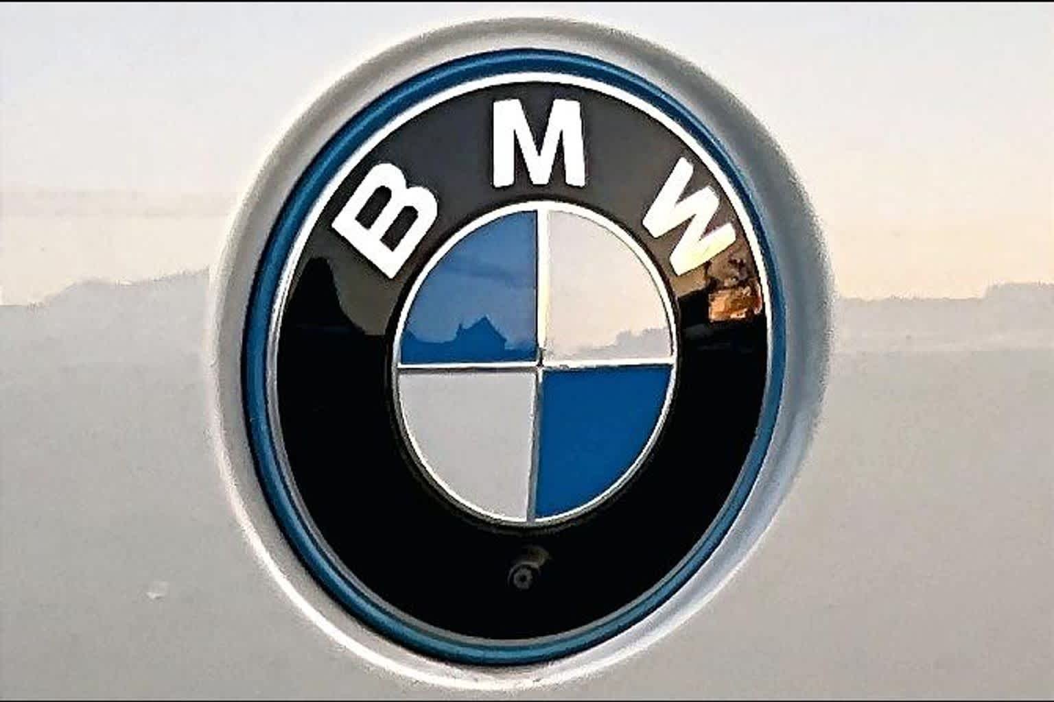 Used 2025 Mineral White Metallic BMW eDrive50 image 9