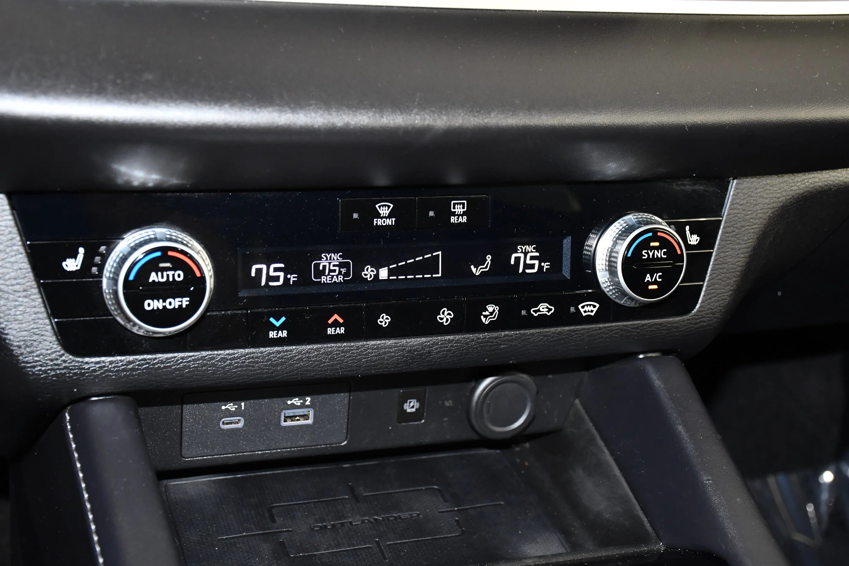 Certified Used 2024 Black Diamond Mitsubishi SEL image 28