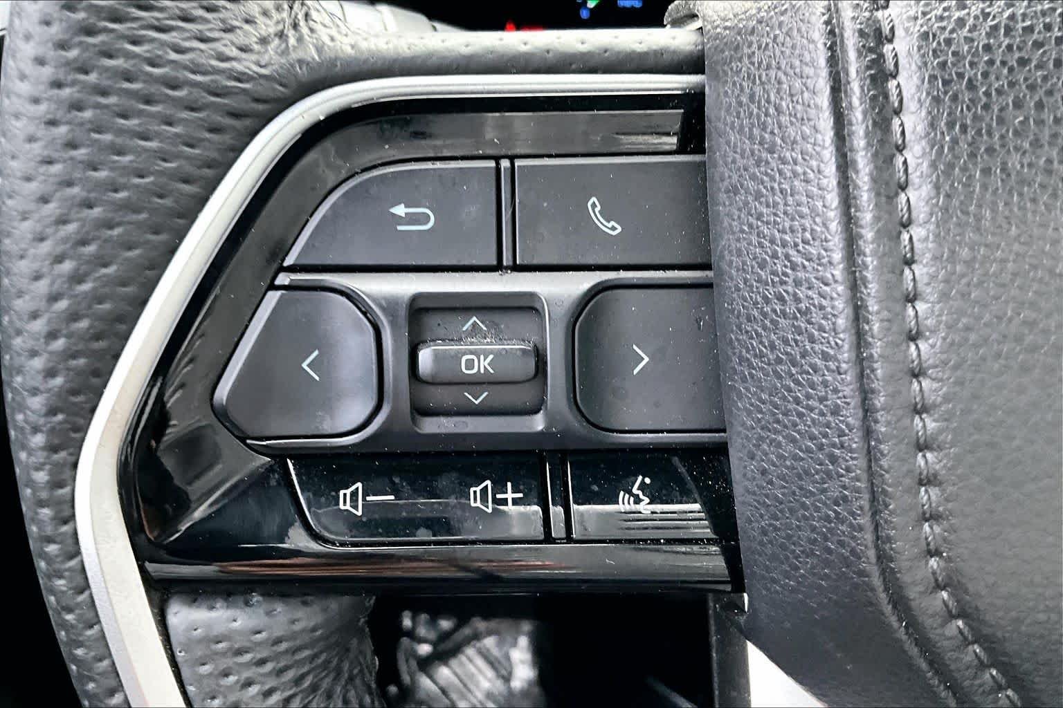 2025 Toyota Sequoia Platinum - Photo 21