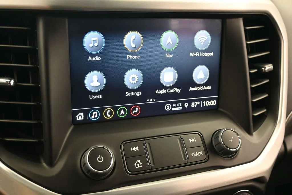 Used 2023 Sterling Metallic GMC SLT image 28