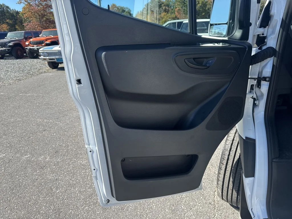 Used 2022 White Mercedes-Benz Passenger 144 WB image 21