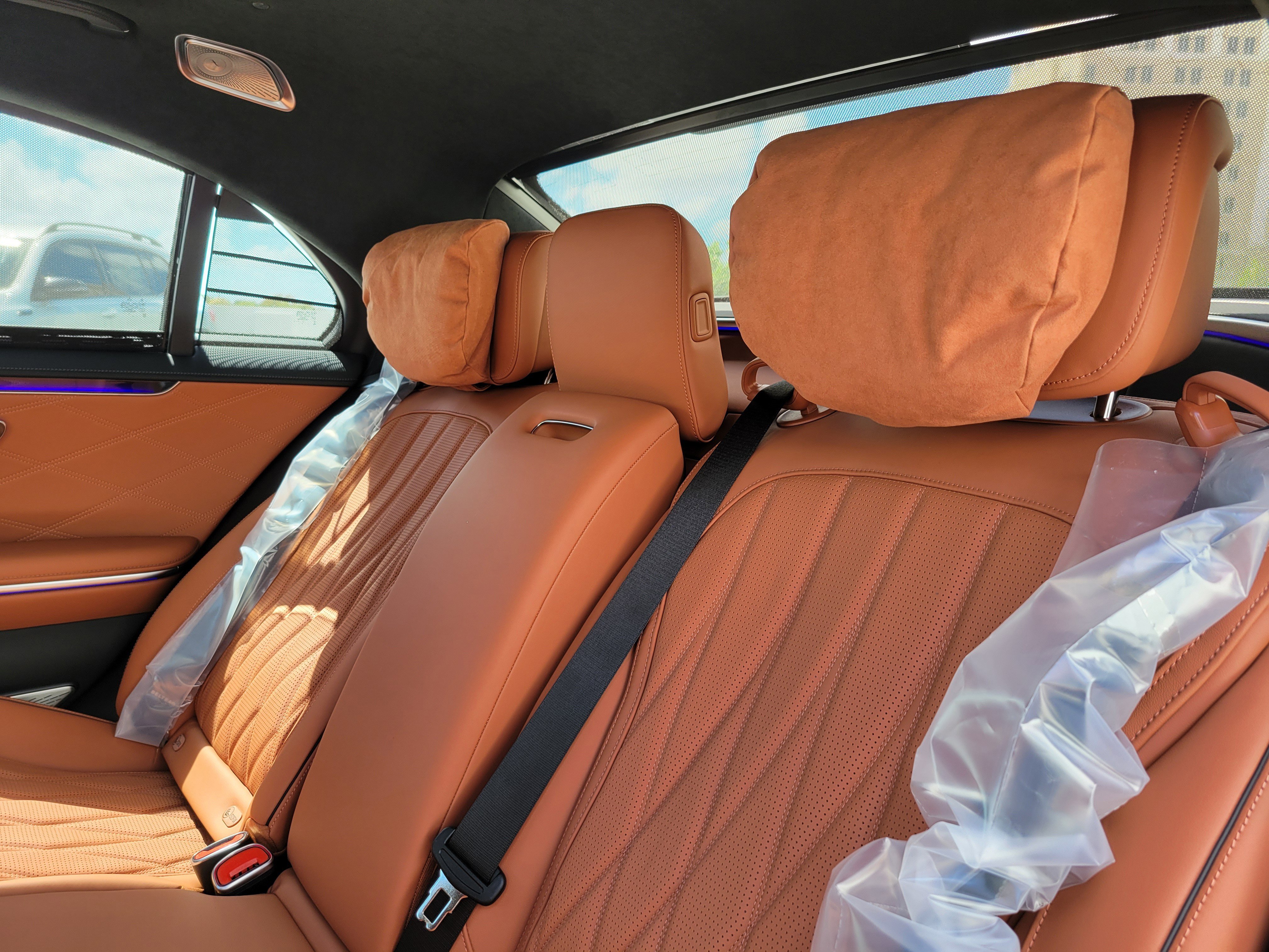 New 2026 MANUFAKTUR Moonlight White Magno Mercedes-Benz AMG® S 63 E 4MATIC® Sedan image 41