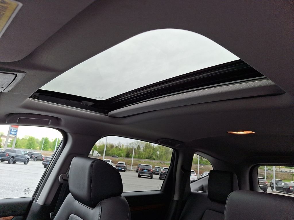Used 2022  Honda Touring image 14