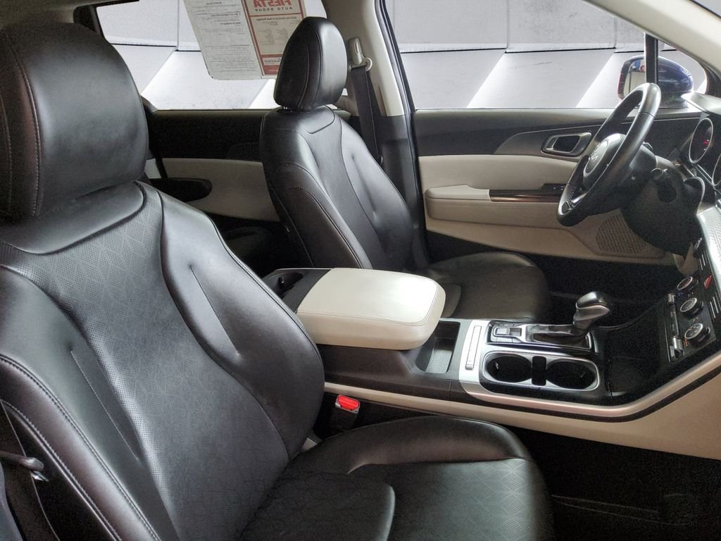 Used 2023 Blue Kia LX Seat Package image 14