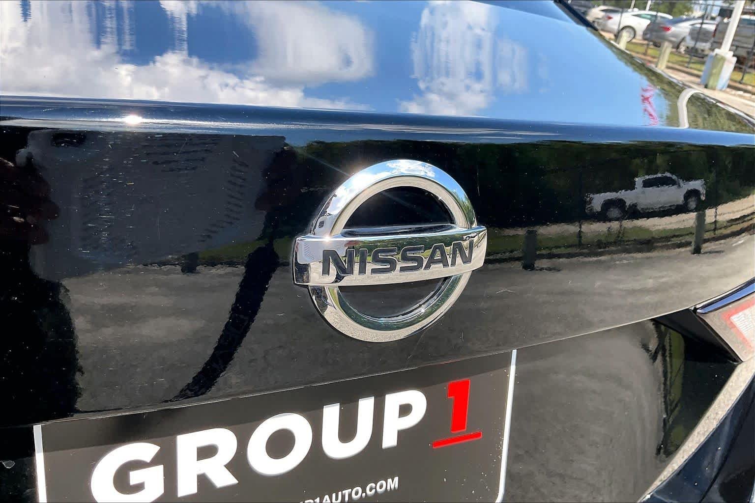 Used 2021 Super Black Nissan SV image 28