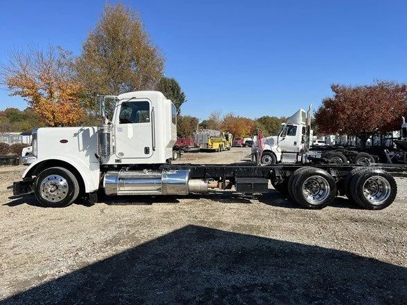 Used 2012 White Peterbilt with 4 Car Cage image 1
