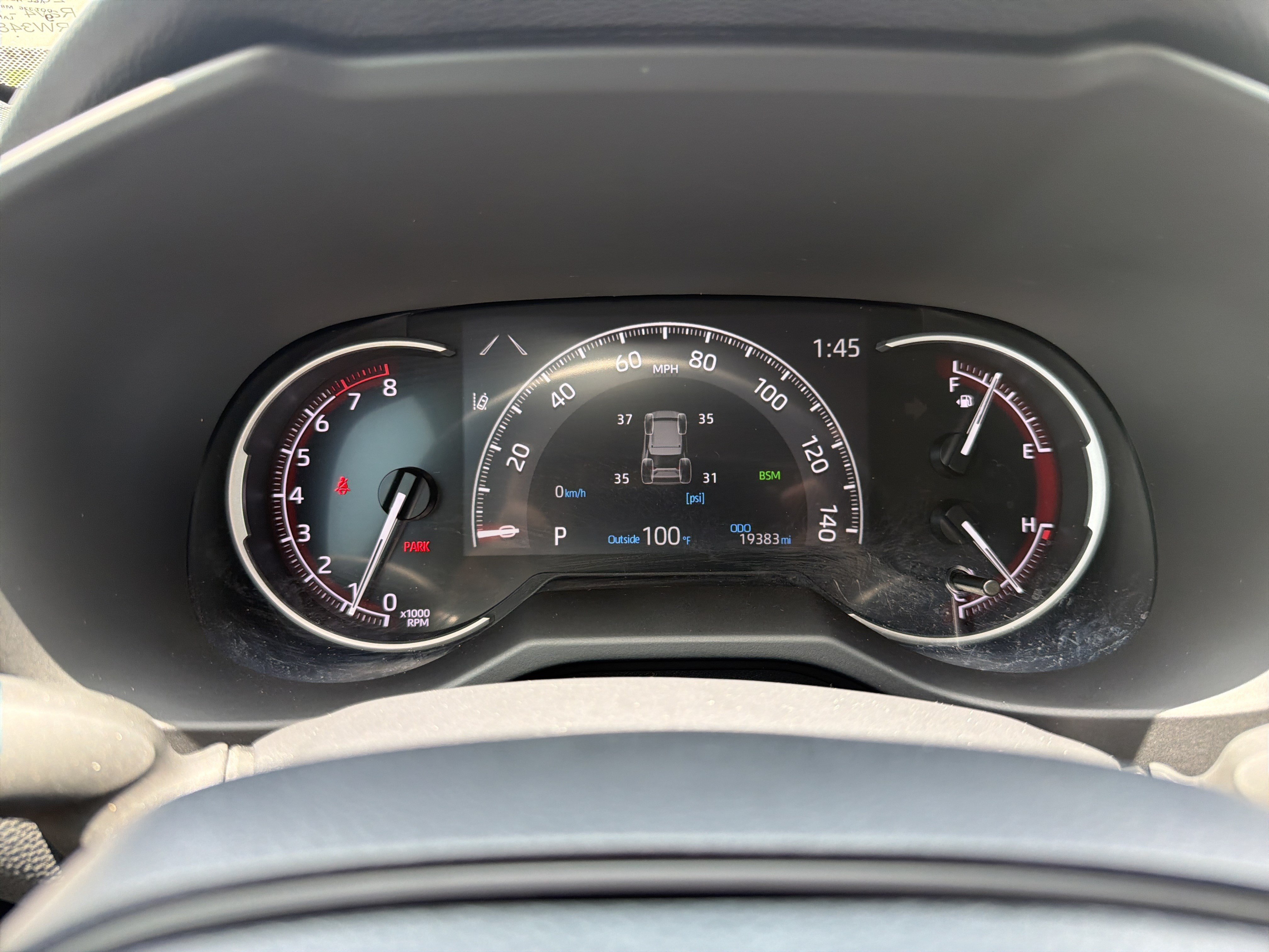 2024 Toyota Venza LE - Photo 12
