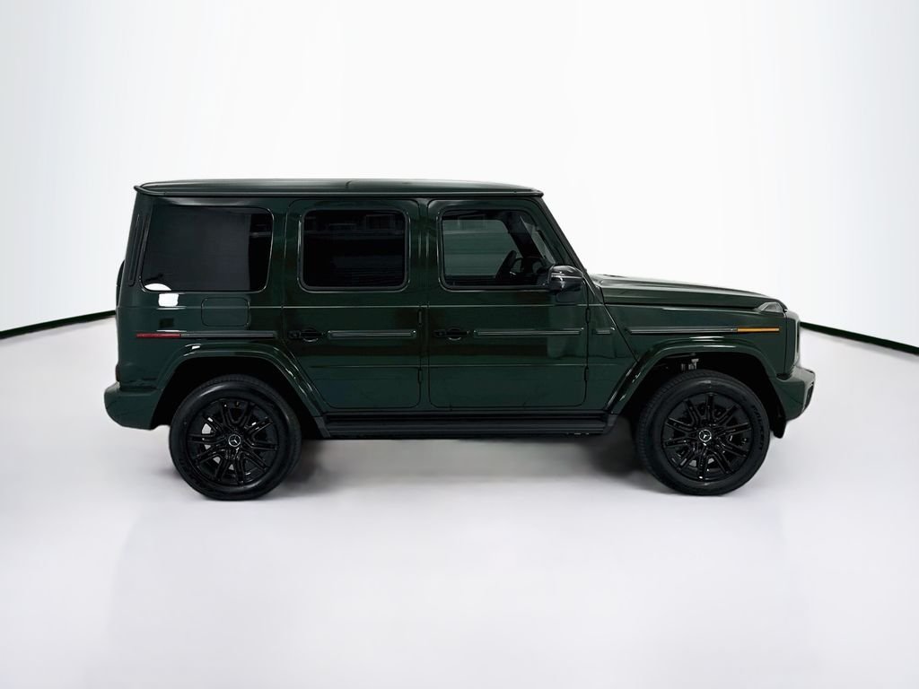 New 2027 MANUFAKTUR Deep Green Mercedes-Benz G 580 image 4