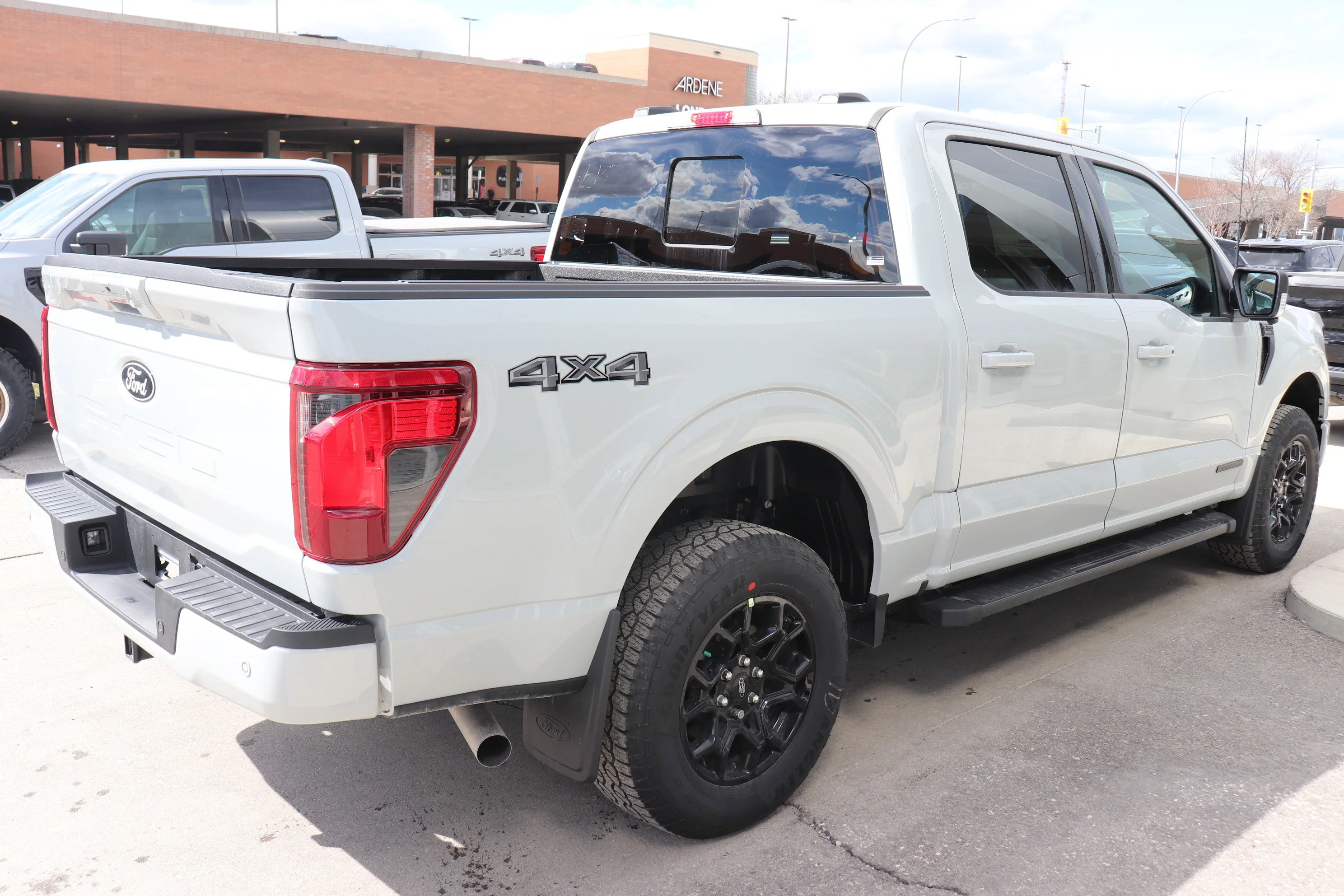 New 2026 AVALANCHE Ford XLT image 4