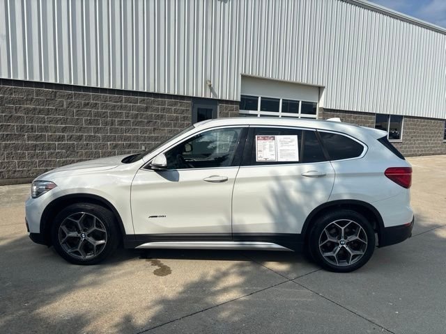 Used 2017 White BMW xDrive28i image 10