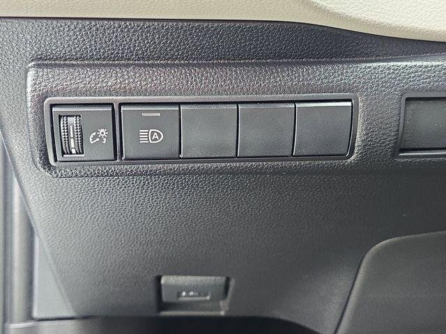 Certified Used 2023 SILVER ME. Toyota  image 24