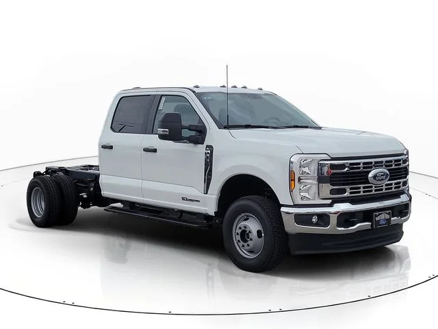 New 2026 Oxford White Ford XL image 3
