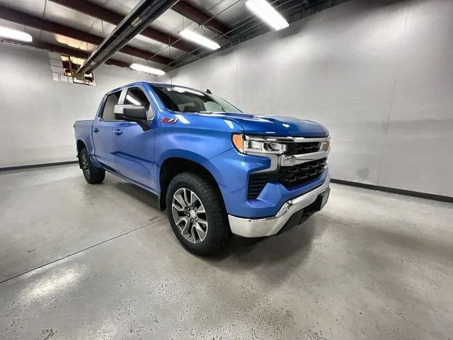2025 Chevrolet Silverado 1500 LT - Photo 2