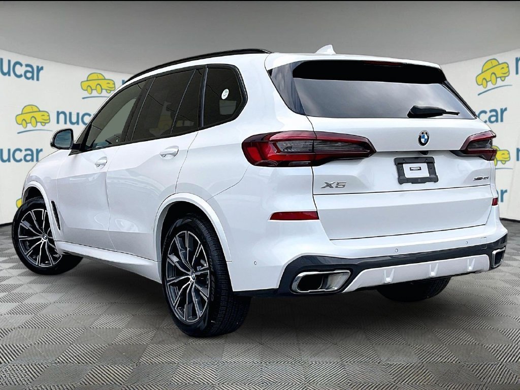 Used 2022 White BMW xDrive40i image 4