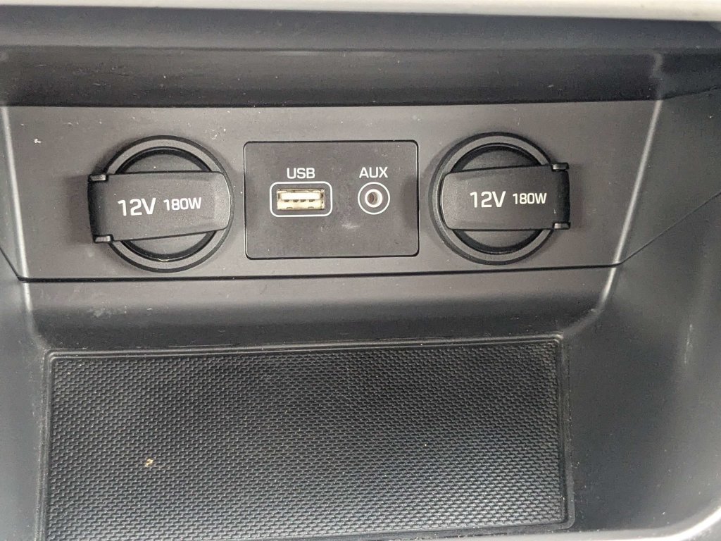 Used 2015 Gray Hyundai SE image 27