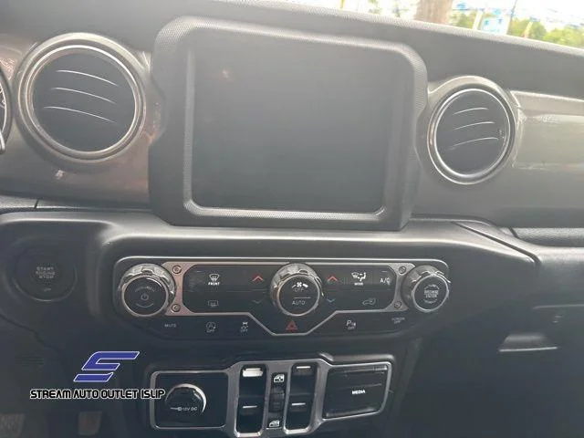 Used 2018 Black Jeep Unlimited Sahara image 30