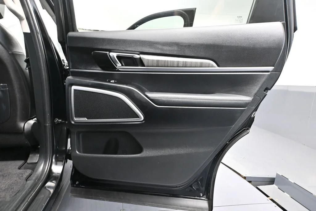 Used 2023 Black Kia EX X-Line image 45