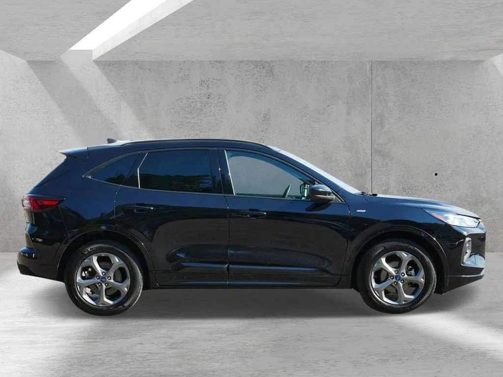 Used 2023 Black Ford ST-Line Select image 2