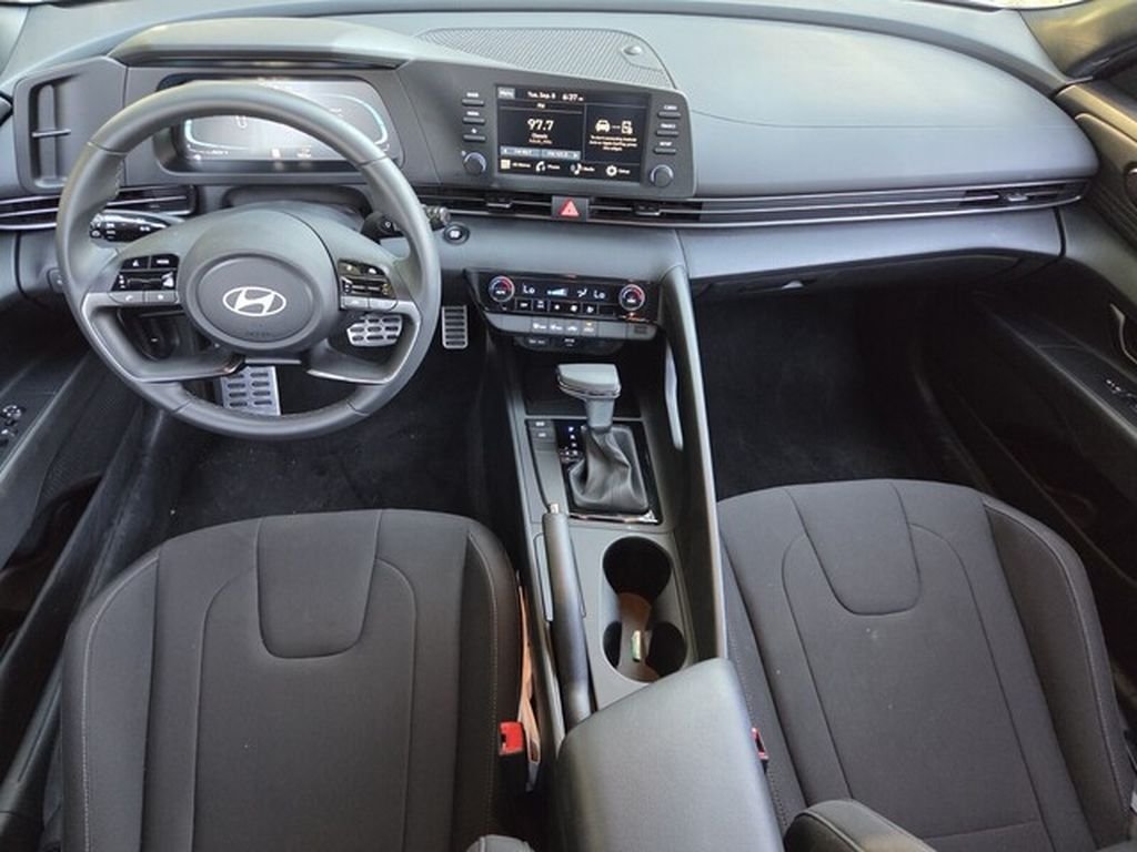 Used 2026 White Hyundai SEL Sport image 10
