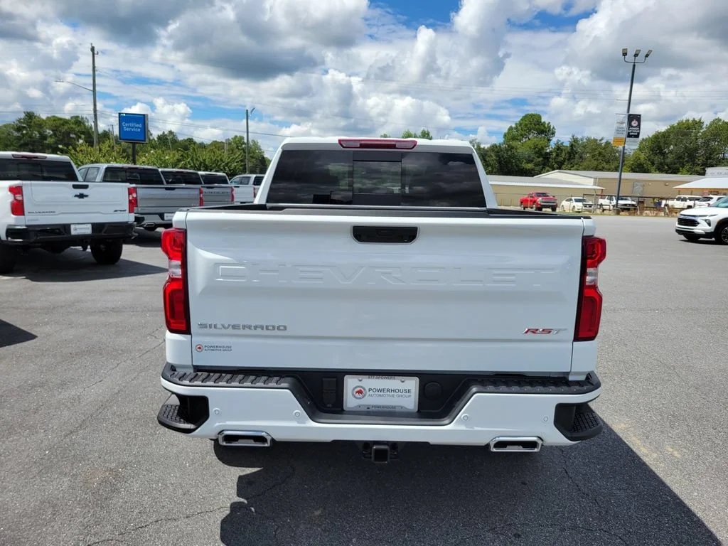 New 2026 Summit White Chevrolet RST image 5