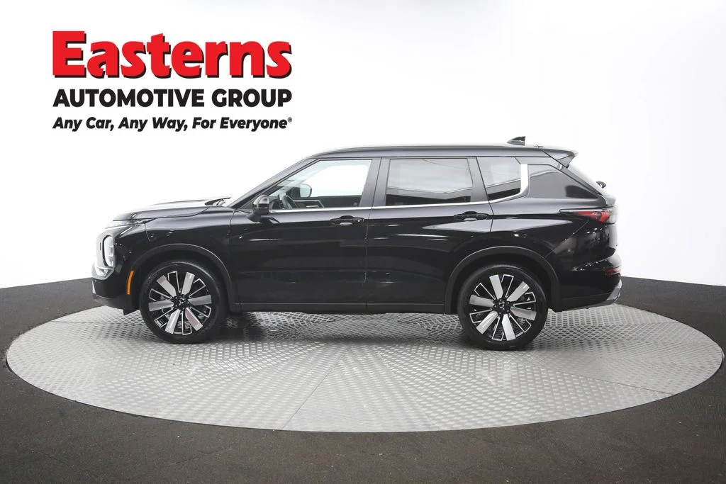Used 2025 Black Mitsubishi SE image 61