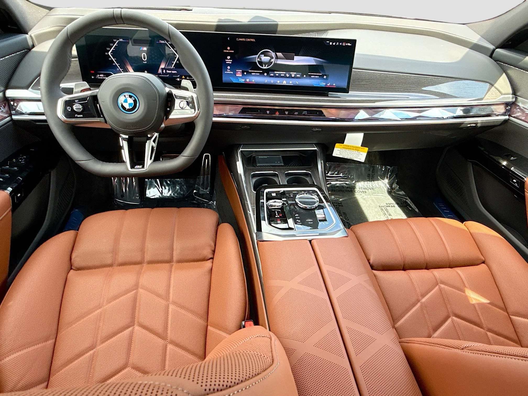 New 2026 Dravit Grey Metallic BMW 750e xDrive image 16
