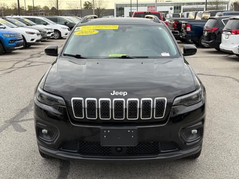 Used 2022 Diamond Black Crystal Pearlcoat Jeep Latitude Lux image 10