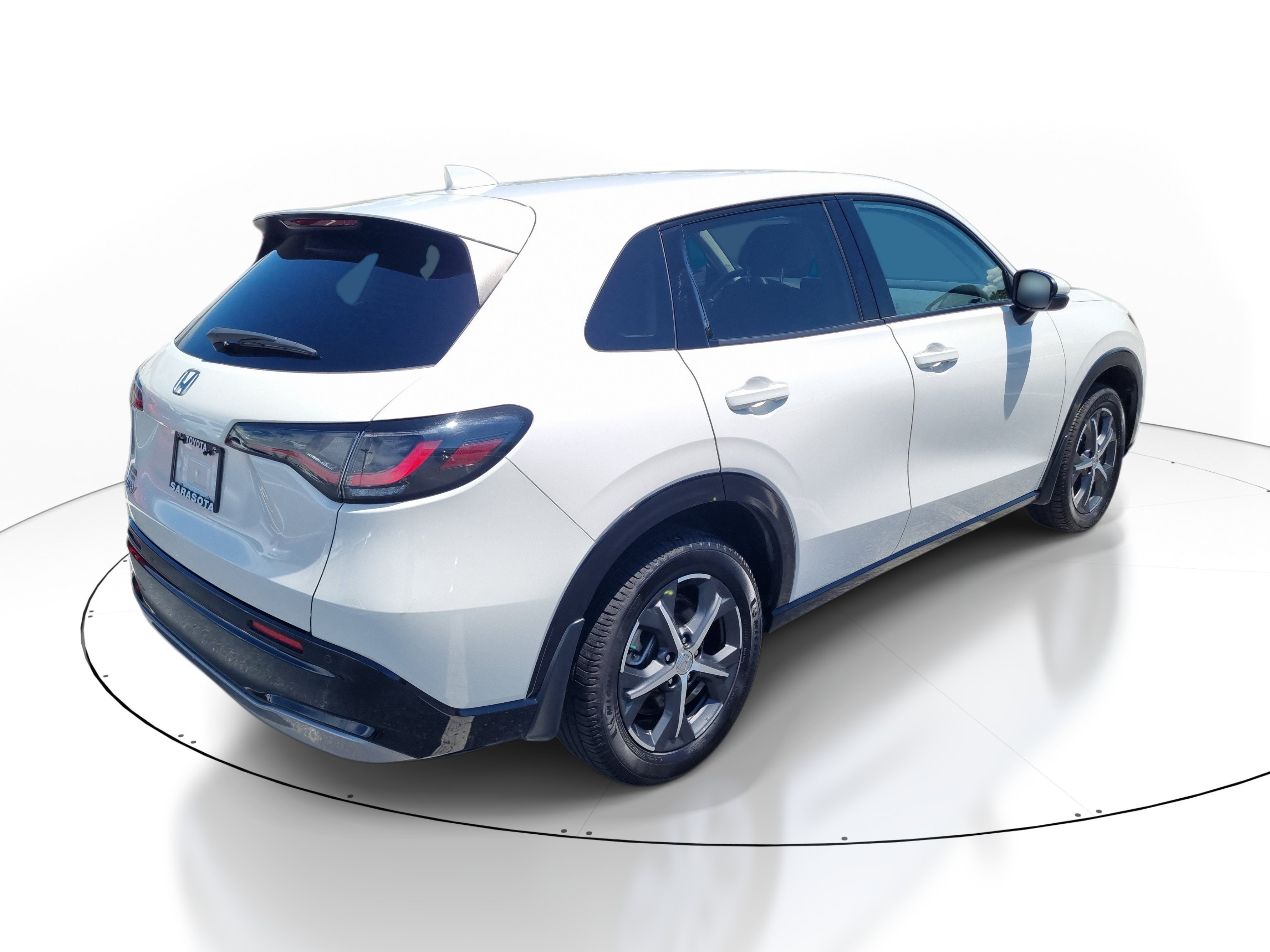 Used 2024 Platinum White Pearl Honda EX-L image 5