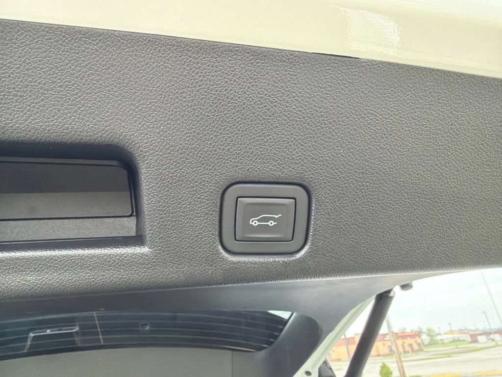 Used 2026 Summit White GMC Elevation image 16