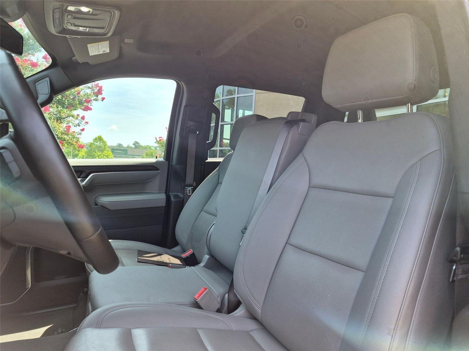 Used 2025 Onyx Black GMC SLT image 13