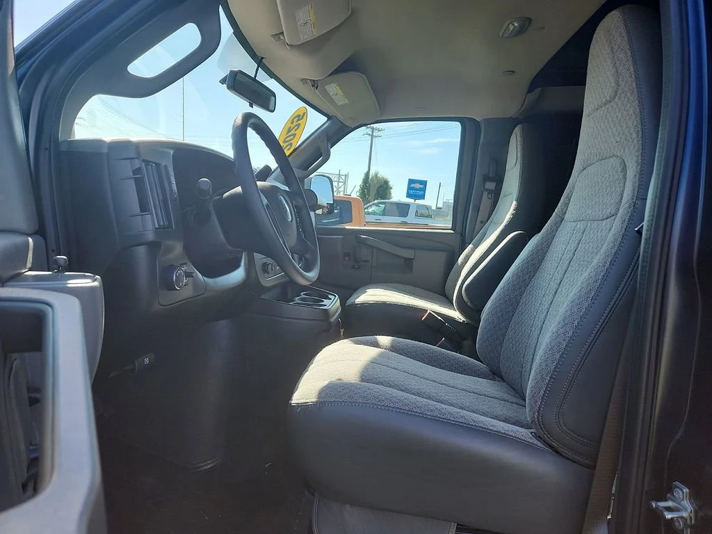 2025 Chevrolet Express Cargo Work Van - Photo 11