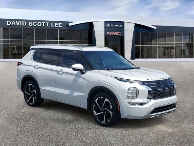 2023 Mitsubishi Outlander SEL 2WD's photo