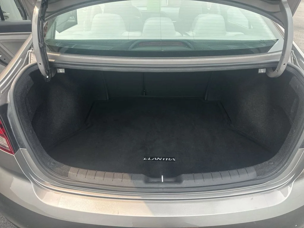 Used 2020 Silver Hyundai SEL image 29