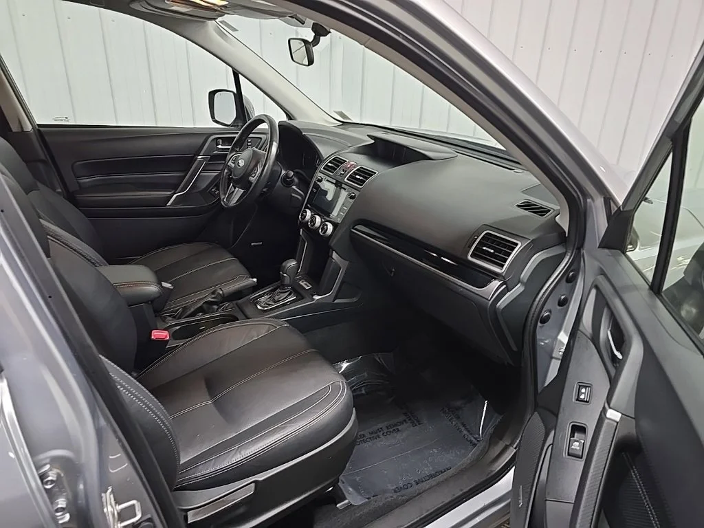 Used 2017 Ice Silver Metallic Subaru 2.5i Touring image 16